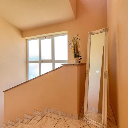 In With Pool Near *
