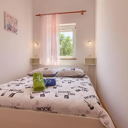 Spacious In With Private Pool Holiday home Peroj