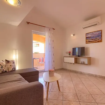 Holiday home Spacious In With Private Pool *