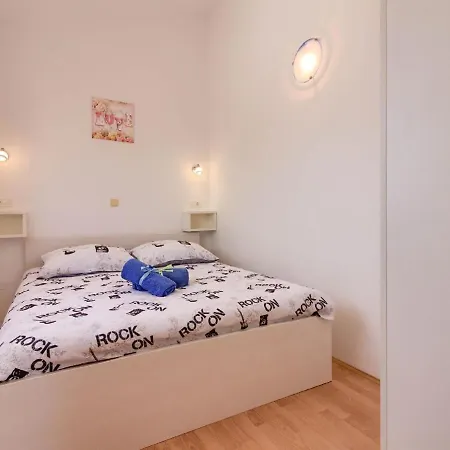 Spacious In With Private Pool Holiday home
