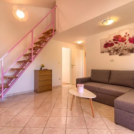 Spacious In With Private Pool