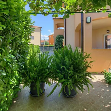 Spacious In With Private Pool Holiday home