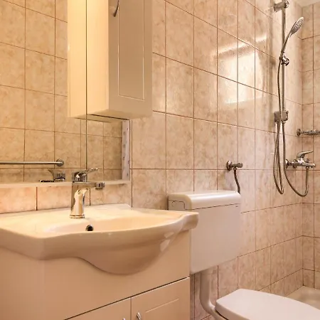 Spacious In With Private Pool *