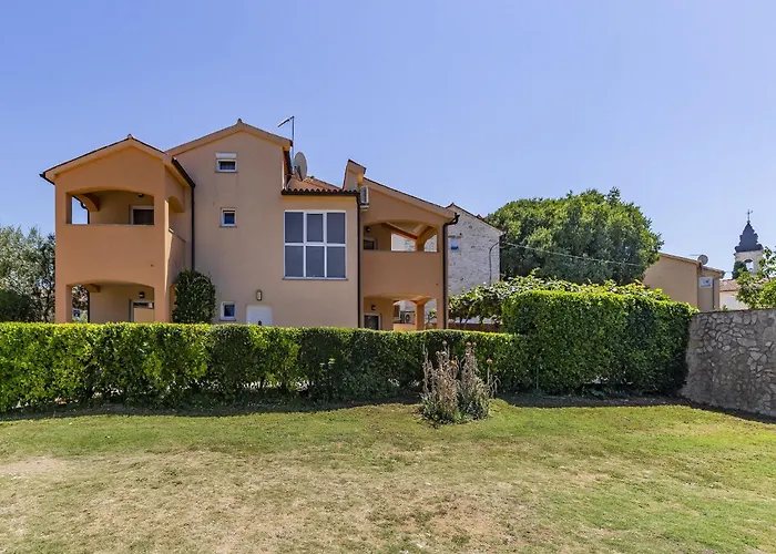 In With Pool Near 펜션 페로이