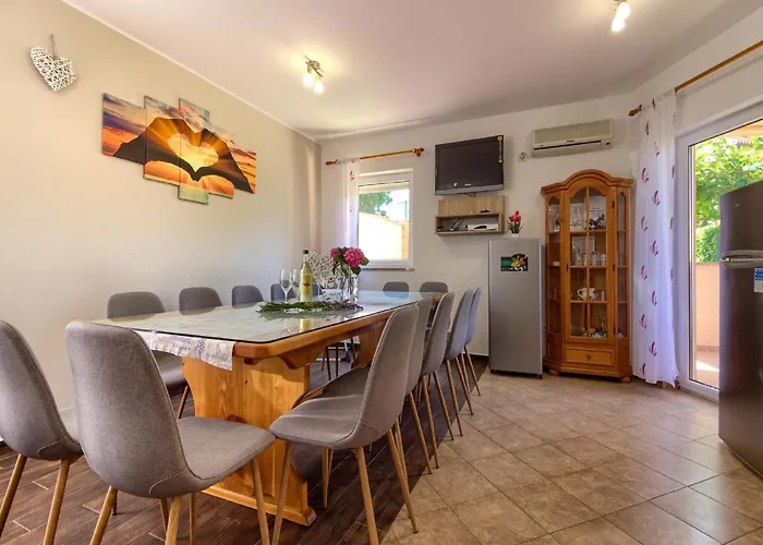 펜션 In With Pool Near